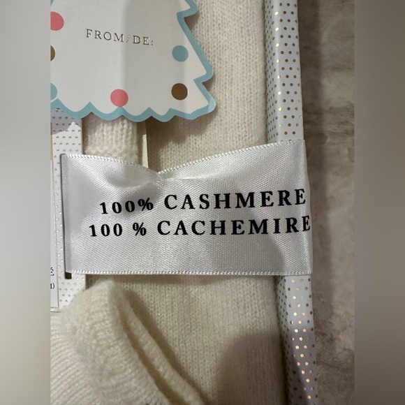 BNIB Cupcakes & Cashmere Cashmere Baby Blanket Hat Booties Set Ivory Neutral - Picture 3 of 7